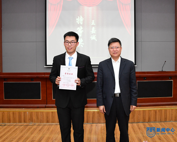 QCD_647130.jpg QCD_647130.jpg